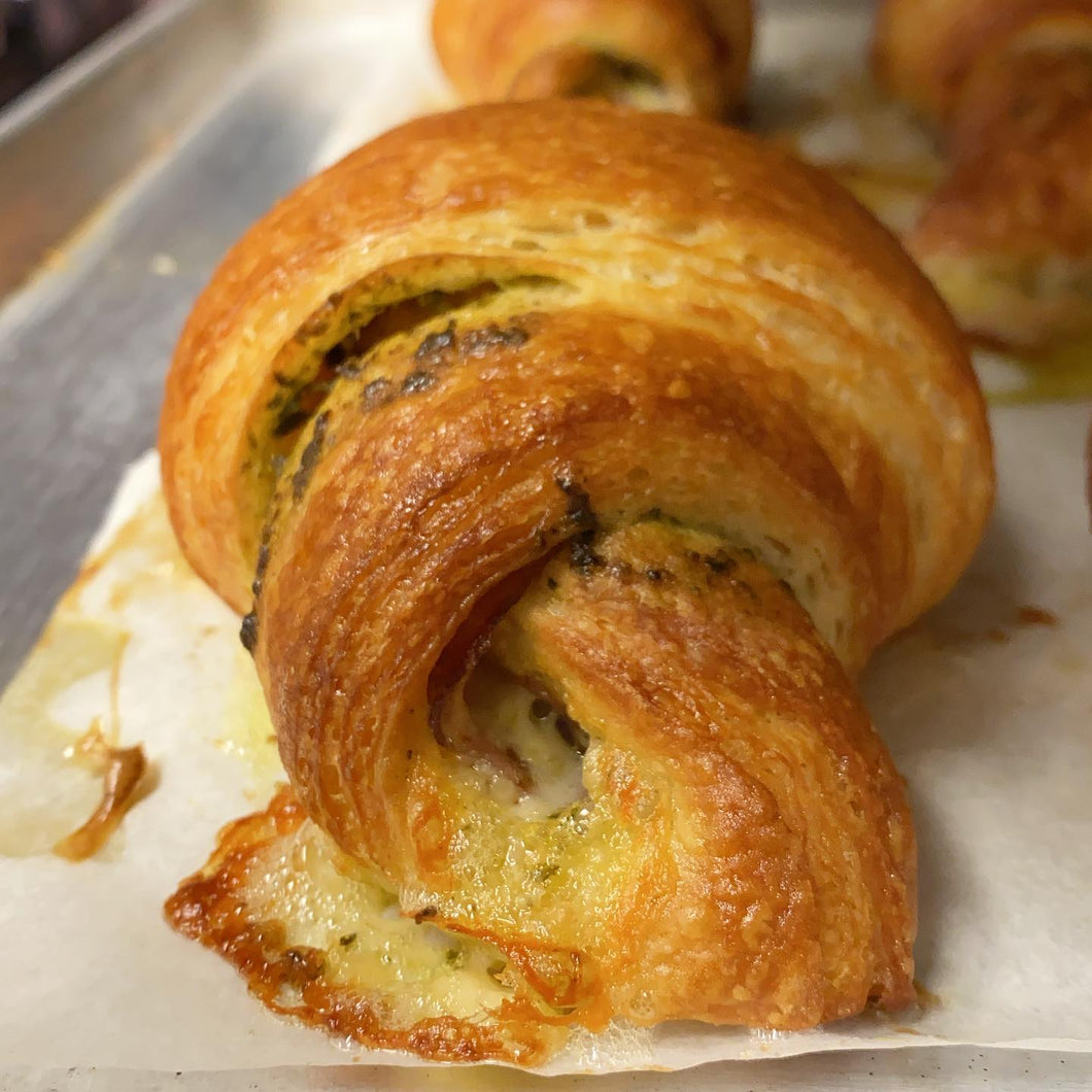 Ham, Cheddar & Pesto Croissant